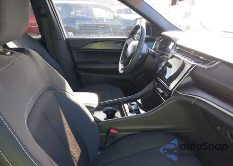 2025 Jeep Grand Cherokee L Laredo X 4X4 z USA, uszkodzony, nr VIN 1C4RJKAG9S8635475